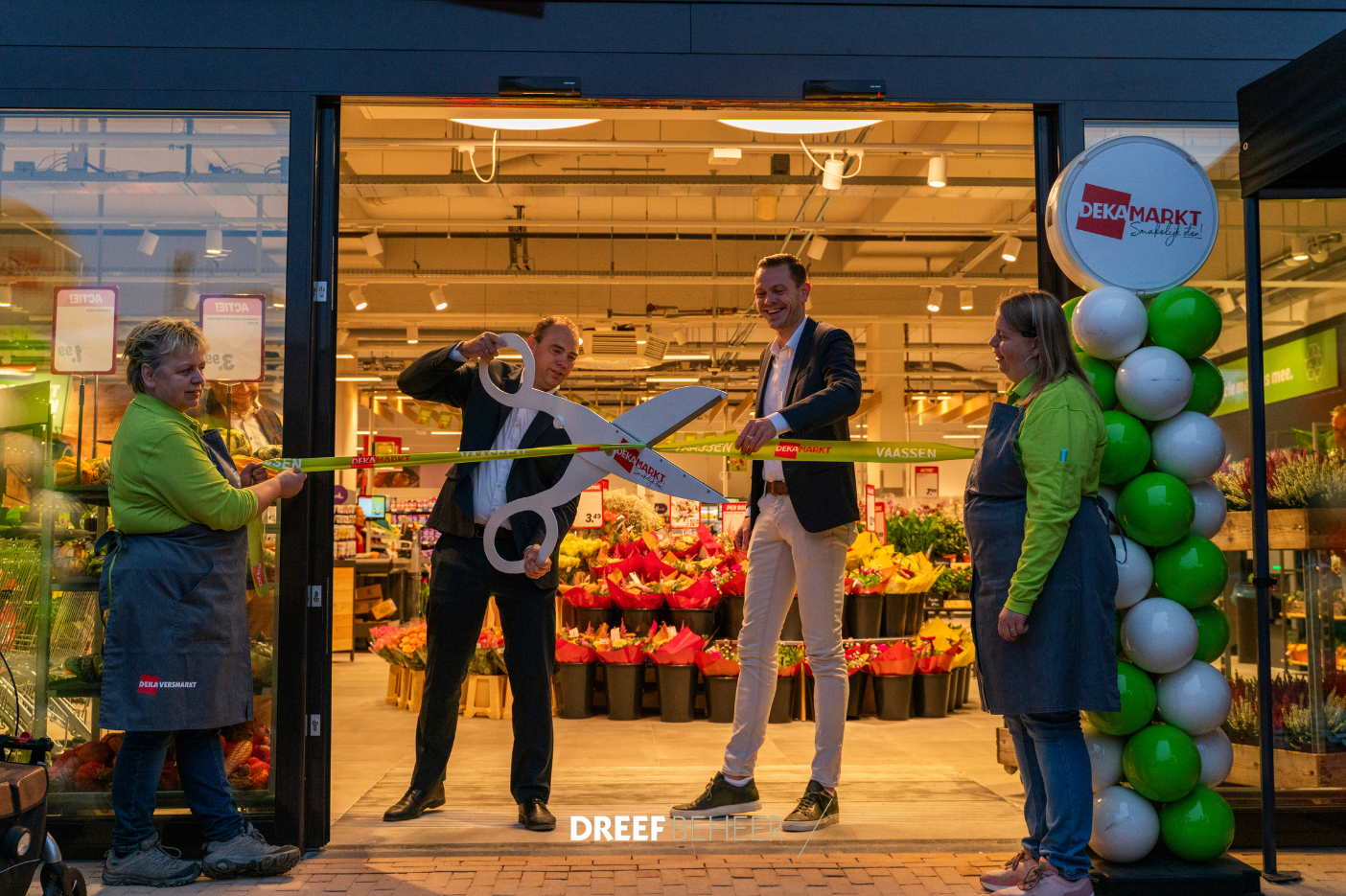 DekaMarkt opent splinternieuwe winkel, Vaassen